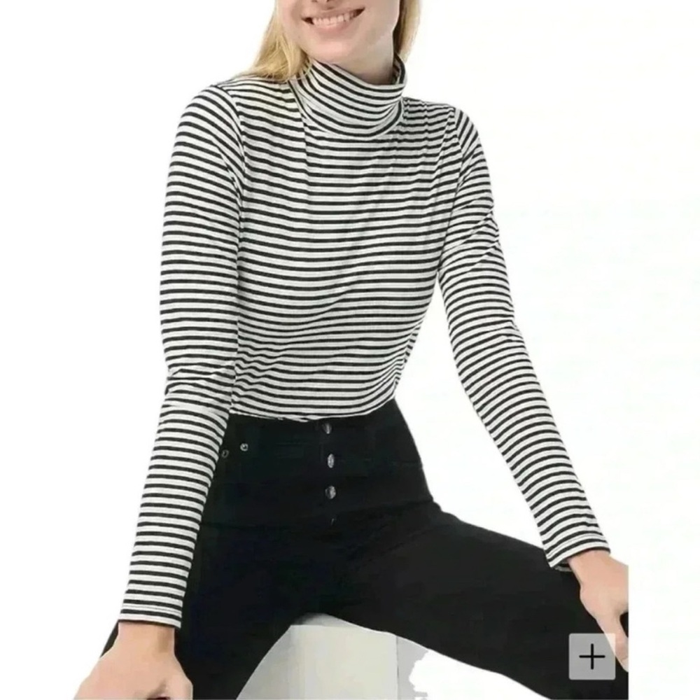 EUC J.Crew Tissue Turtleneck, White/Black Striped, size: M
